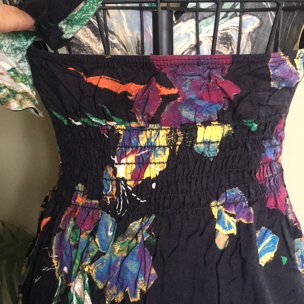 🥀DONATING 1/7  Keyhole, Smock Waist, Halter Tie Dress - Picture 6 of 7